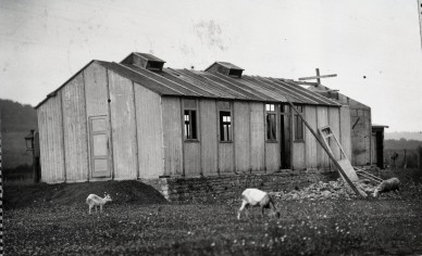 Musson- gare en bois.jpg